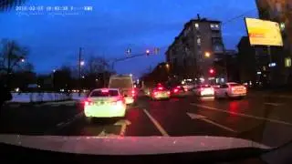 Порезал шину на светофоре