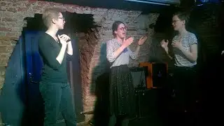Showroom of broken glasses by Three Sisters on the Improv Family Dinner 2019-11-04