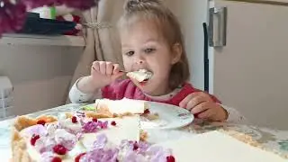 Berry cheesecake recipe / Sweet flowers
