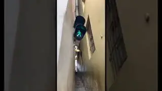 Интересный светофор)