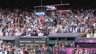 Американский флаг падает при гимне России