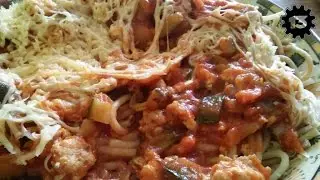 Kuchnia Trzynastego Schronu: spaghetti z kurczakiem i młodą cukinią