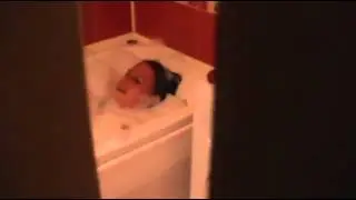Юля Паго в ванной. РЖАКА