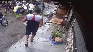 Tree falls on women in Mumbai | Accident caught on cctv camera live death