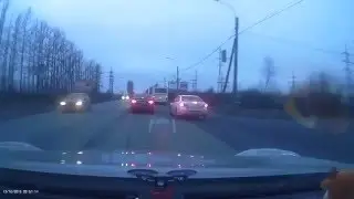 Два дебила! Его подрезали и он решил отомстить! Лишить прав обоих!