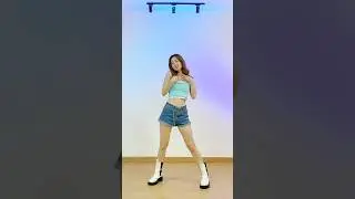 Whose outfit is this😆 ? Tell me what's next? | Kiss Of Life - Sticky dance cover + outfit DIY