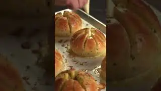 Korean Cream Cheese Garlic Bread 