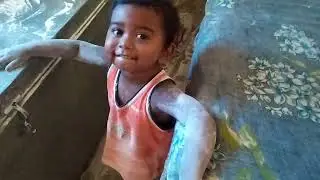 Aniket keise puti Mai khel Raha hai