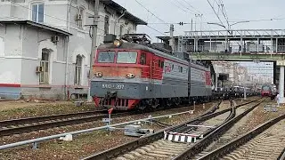 Электровоз ВЛ10у-207 «Грузовой» станция Одинцово в сторону станции Голицыно. 19.09.2023.