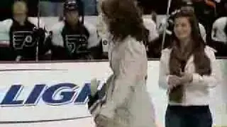 Sarah Palin gets booed at a hockey game