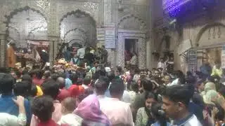 Aarti Kunj Bihari Ki Girdhar krishna Murari @PramodShorts-ll6ec