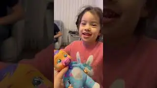 Nil Aydın abisi ile oynuyor