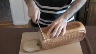 Kyocera Ceramic 7" Serrated Slicing Bread Knife Review