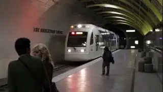 Robertson Tunnel, train arriving