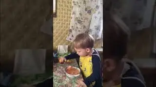 Вау………подарочки  Жэка и Вадя приехали к бабуле
