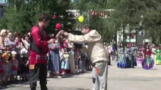 Алексин. Театральное шествие, посвященное Году кино.