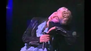 05. Papa Don't Preach - Madonna - Who's That Girl Tour - Live In Japan