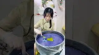 Making Chinese hand-painted fans, half natural, half artificial. #painting #art #diy