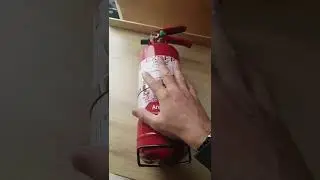 BREVE - Explication et installation d'un premier extincteur dans le fourgon