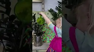 Стеллаж из дерева, удобный для детей любого возраста #детскаякомната #мебель