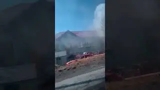 В Петропавловске-Камчатском на улице Океанской горит дом