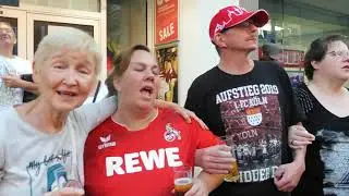 Sänger Gino Dalnero hier in Köln Ehrenfeld