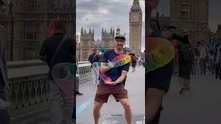 Slinky in London 🇬🇧 #slinkytricks