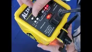 AlienBees B800 Silent Unboxing and Demonstration