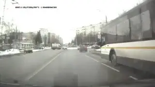 Круг у пожарной части (главный) Видное. Опять на грани ДТП ..