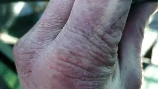 HUNDAI i20 ,2005г.в.(хетчбэк)как разобрать заднюю дверь снять карточку,снять форточку,вытащить стеко
