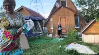 Играем в бадминтон с мамой