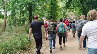 Jagd von friedlichen Demonstranten durch den Tiergarten - Teil 1