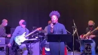 Alexis Tidwell sings Joy To the World