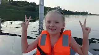 сапборд за моторной лодкой