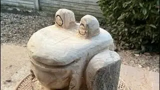 Scultura facile rana gigante