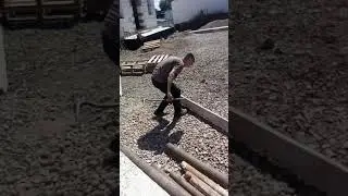 Профи ,выдергивает гвозди)))