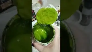 Купила вареную сгущенку в Светофоре. показываю, что внутри=)