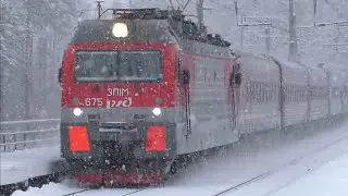 ЭП1М-675 с пассажирским поездом