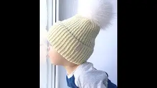 Knitted hat with a grain ear pattern