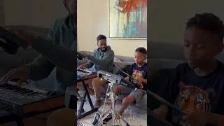 Back back forth and forth 😎Little J and I vibing off each other in an impromptu jam session 🎶