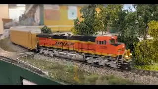 ES44C4 Pulls Autorack train