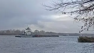 Прохождение двух гружёных и порожнего состава по Москва-реке!