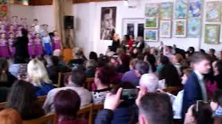 Дочка выступает в хоре))