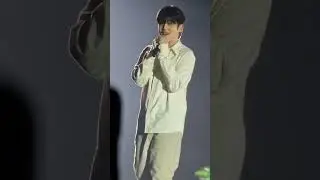Jonghan in JayB concert
