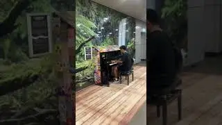 Don’t stop me now again on the public piano