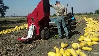 Мінітрактор з мінікомбайном .