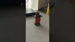 стоять ковбой 🤠 из пластилина