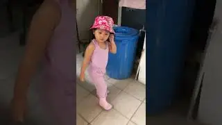 Toddler kids love the cat moving around the place #streetcats  #cat  #catlover