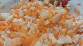 Салат с капустой ! Очень просто и вкусно !