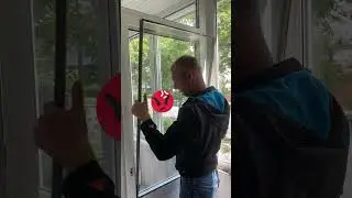Срочно! Распадается  дверь балкона! Что делать?